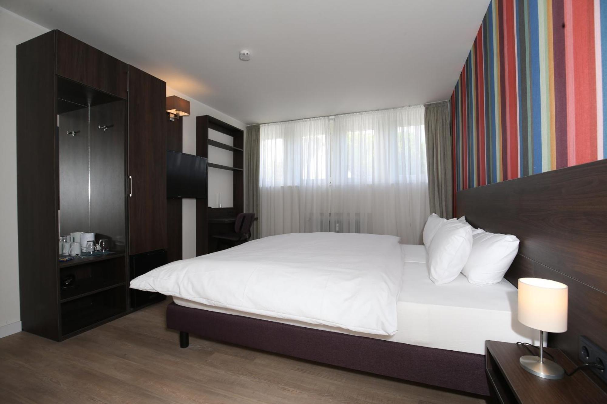 Hotel Faehrhaus Km734 ดุสเซลดอร์ฟ ห้อง รูปภาพ