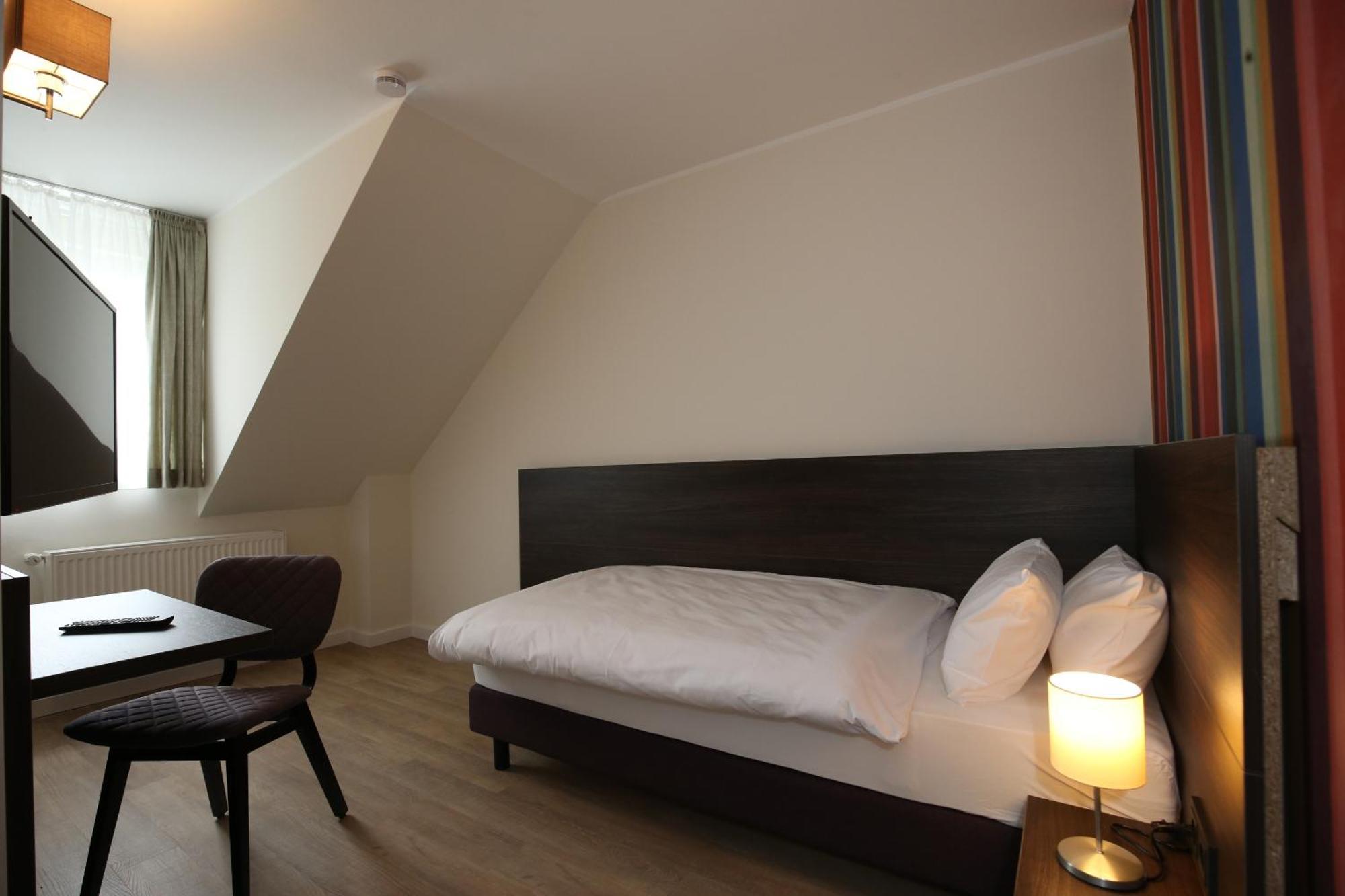 Hotel Faehrhaus Km734 ดุสเซลดอร์ฟ ห้อง รูปภาพ
